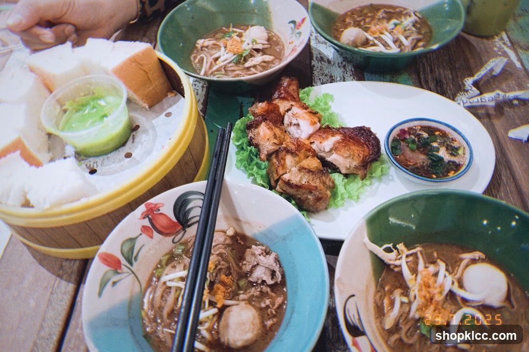 Noodle Soup and Grilled Chicken
