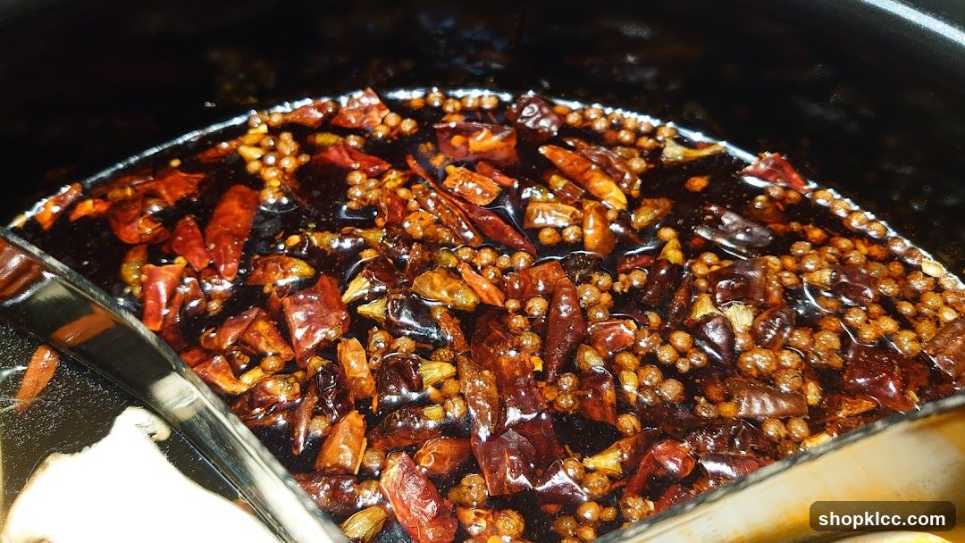 Spicy Oil with Dried Chilies and Peppercorns