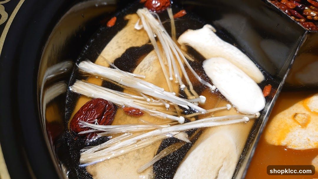 Hot Pot with Mushrooms and Dates