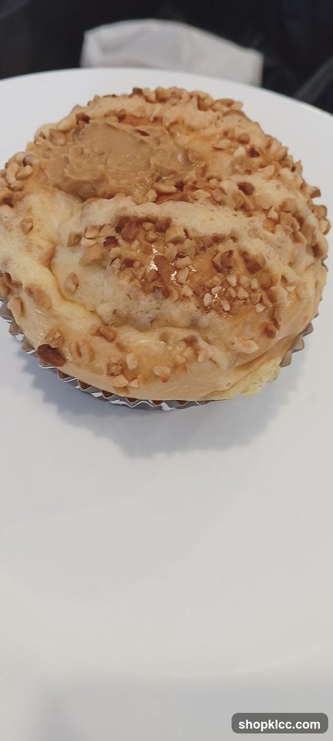 Nutty Pastry with Cream Filling