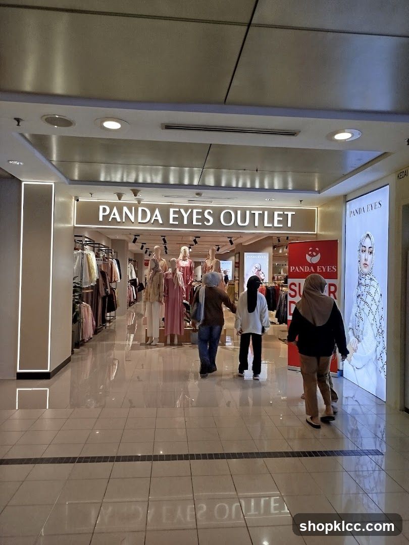 Panda Eyes Outlet Interior View