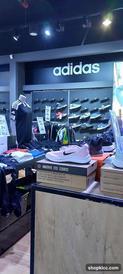 Adidas Store Interior Display