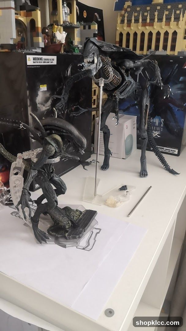 Alien Action Figures Display