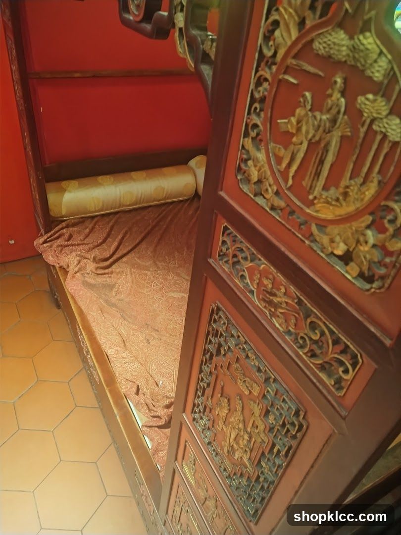 Traditional Bed Interior