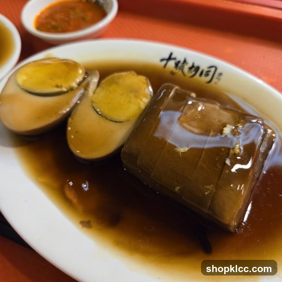Braised Eggs and Tofu with Sauce