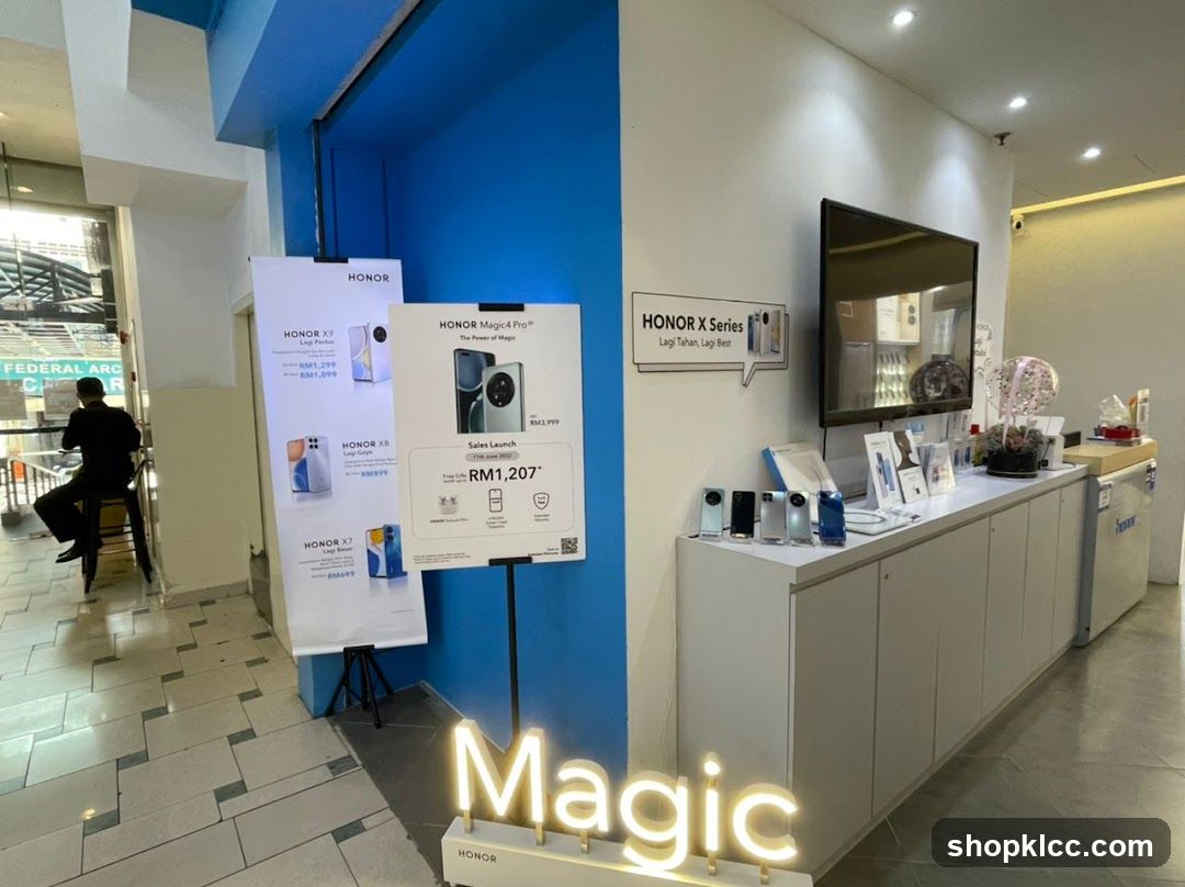 Honor Store Interior Display