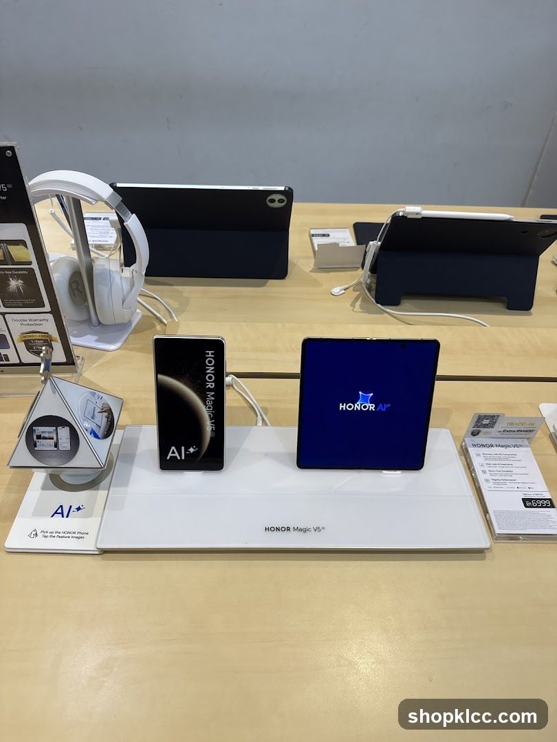 Honor Magic V5+ Display Stand