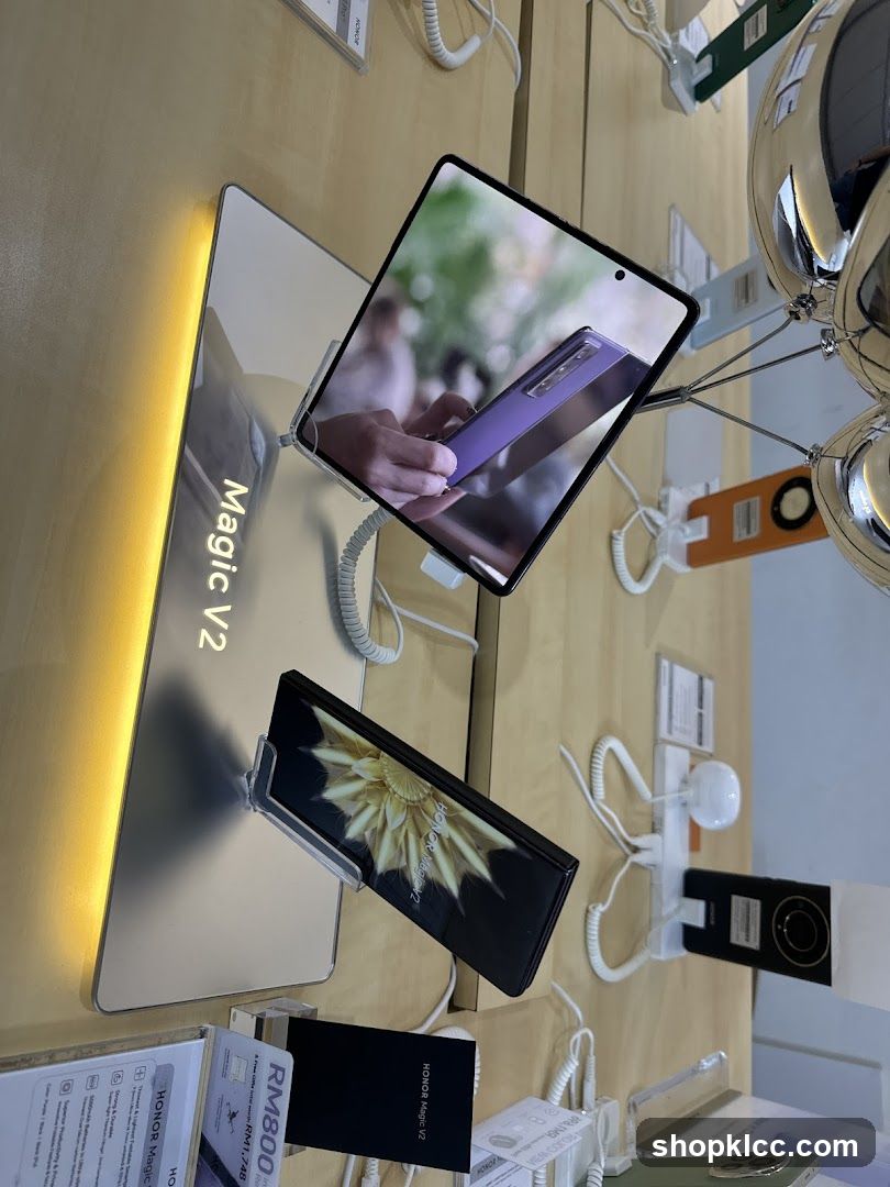 Honor Magic V2 Display Showcase