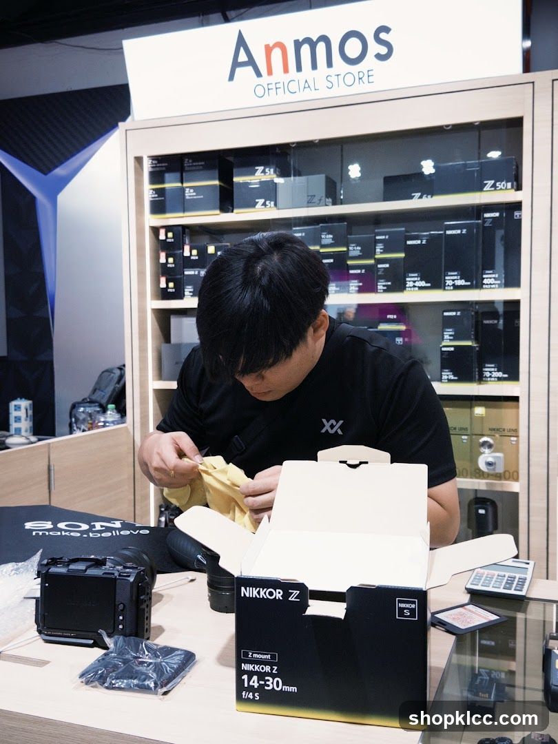 Anmos Official Store Interior