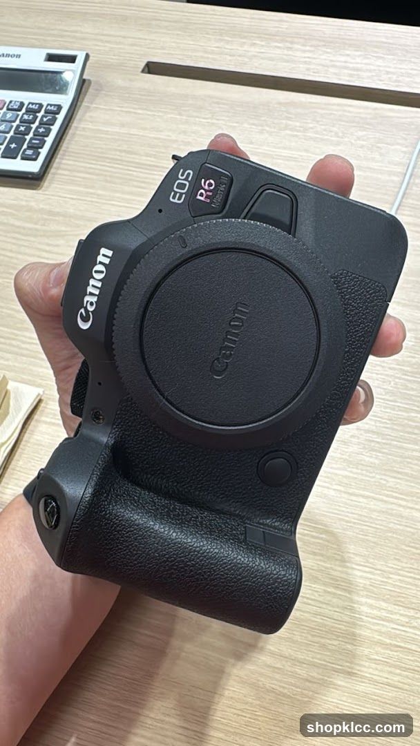 Canon EOS R6 Camera Body with Grip