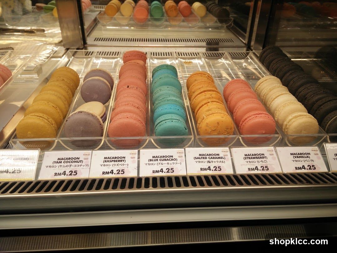 Macaroon Display Case