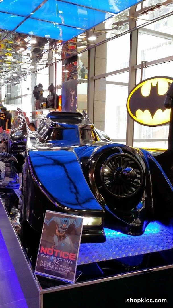 Batman Batmobile Display