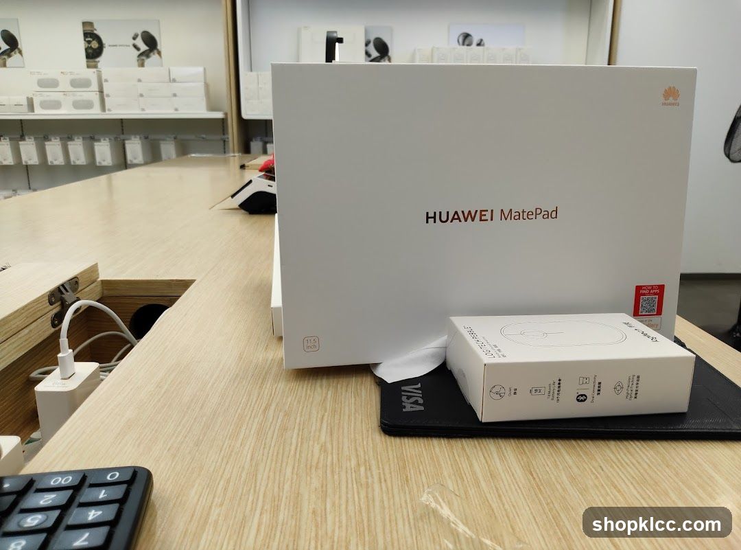 Huawei MatePad and Mouse