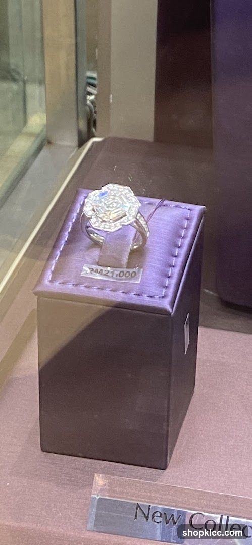 Diamond Ring Display