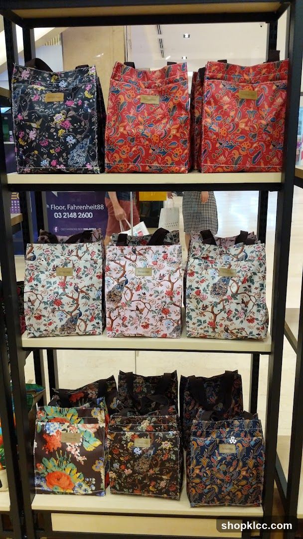 Tote Bags Display