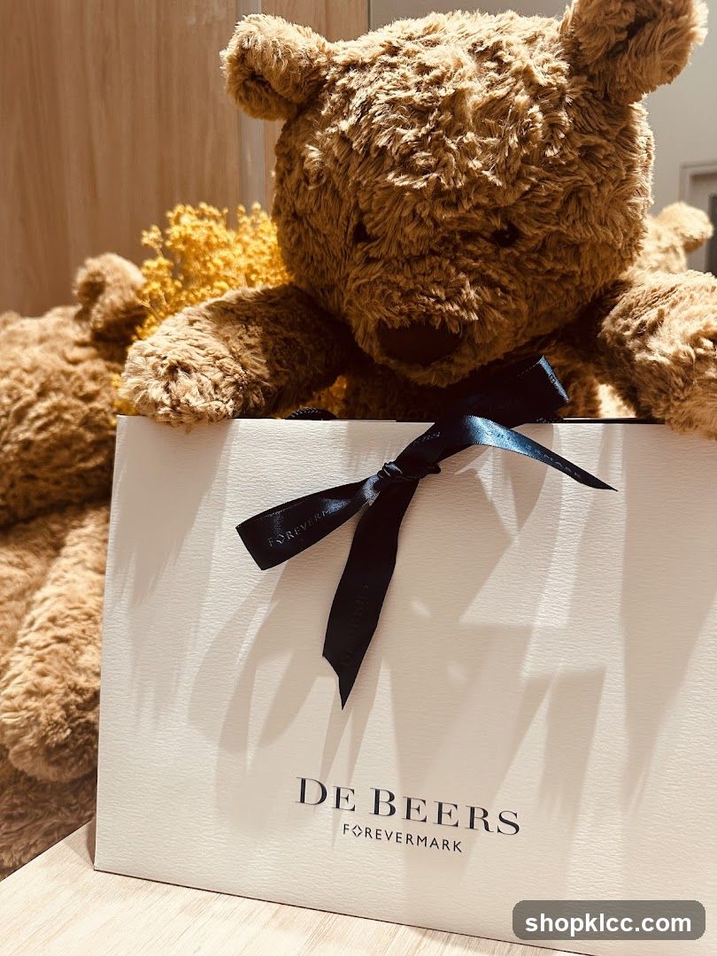 Teddy bears with De Beers shopping bag