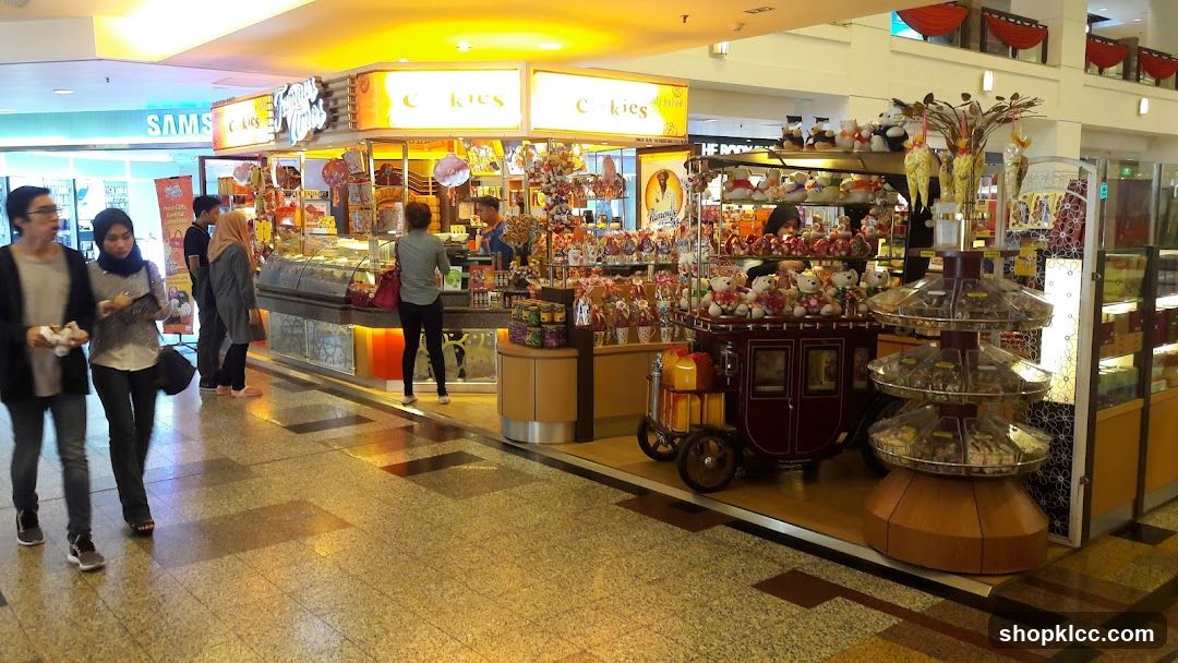 Candy and Gift Shop