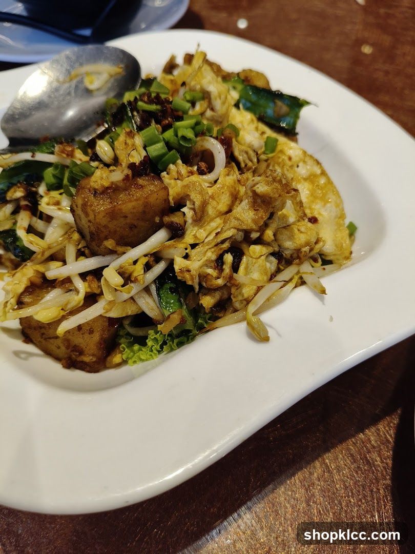 Stir-fried dish with tofu and bean sprouts