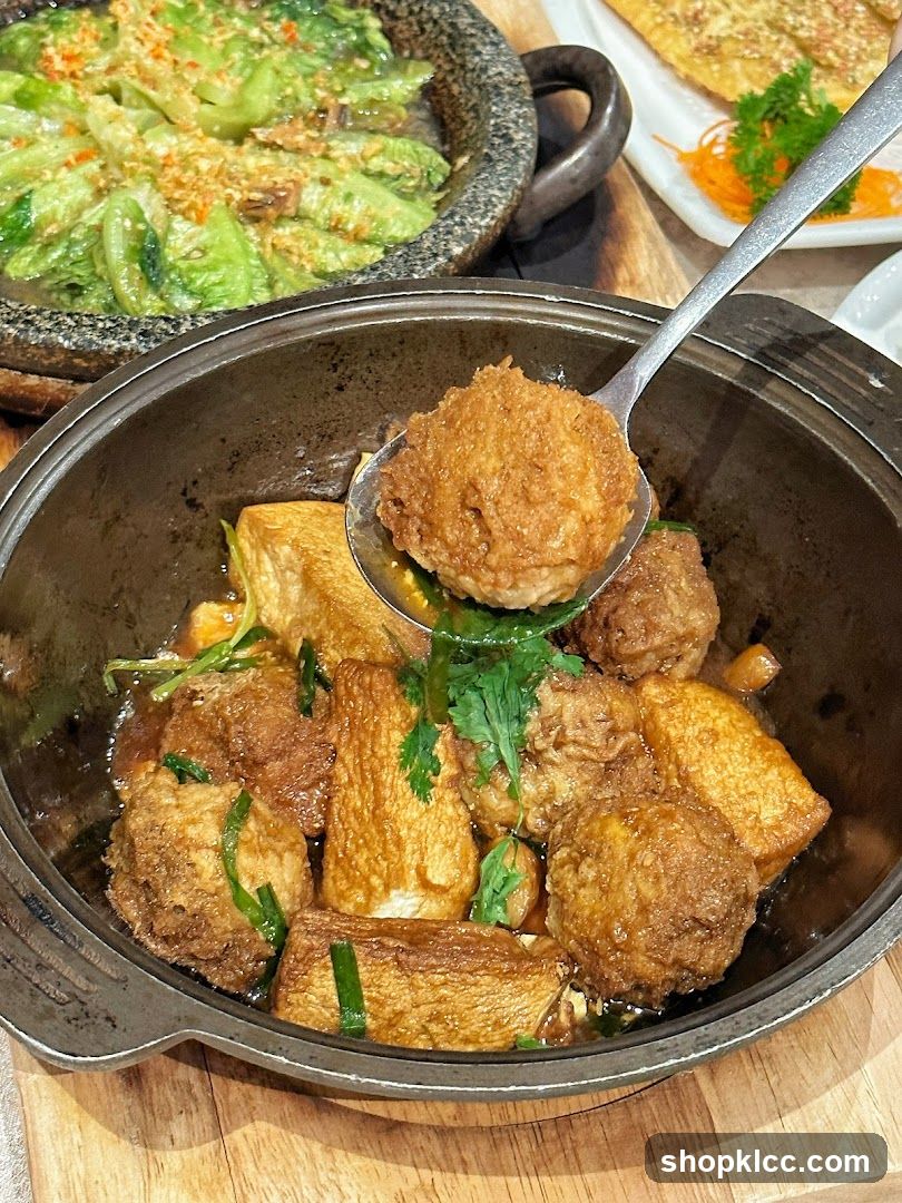Braised Tofu and Meatballs