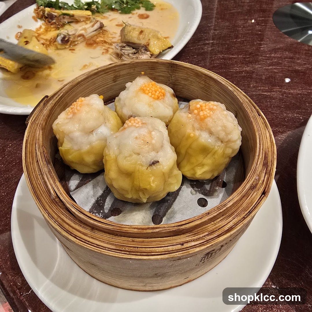 Steamed Dumplings in Bamboo Steamer