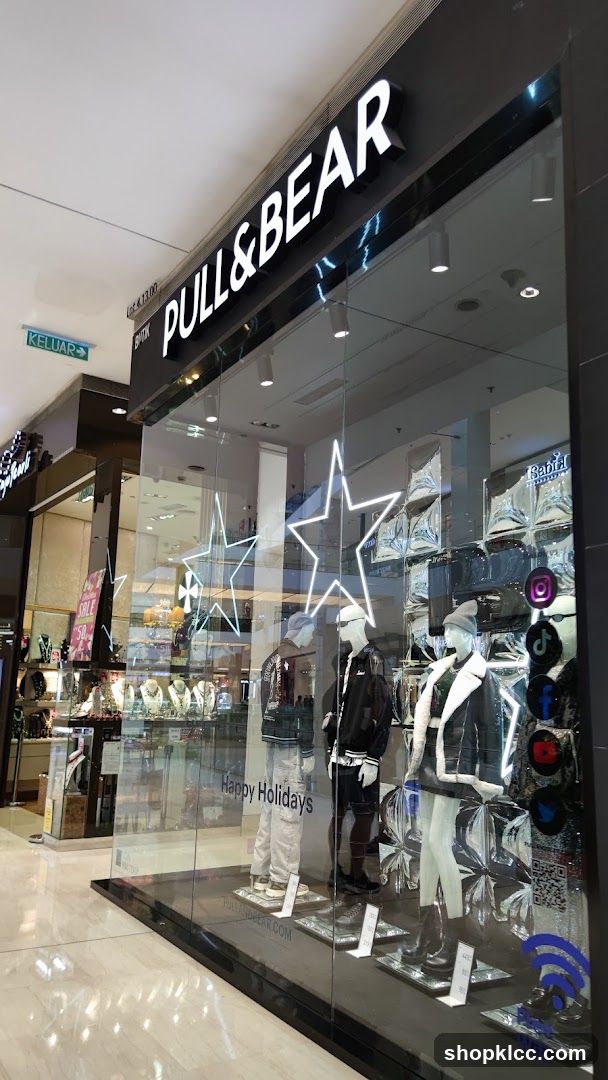 Pull & Bear Storefront