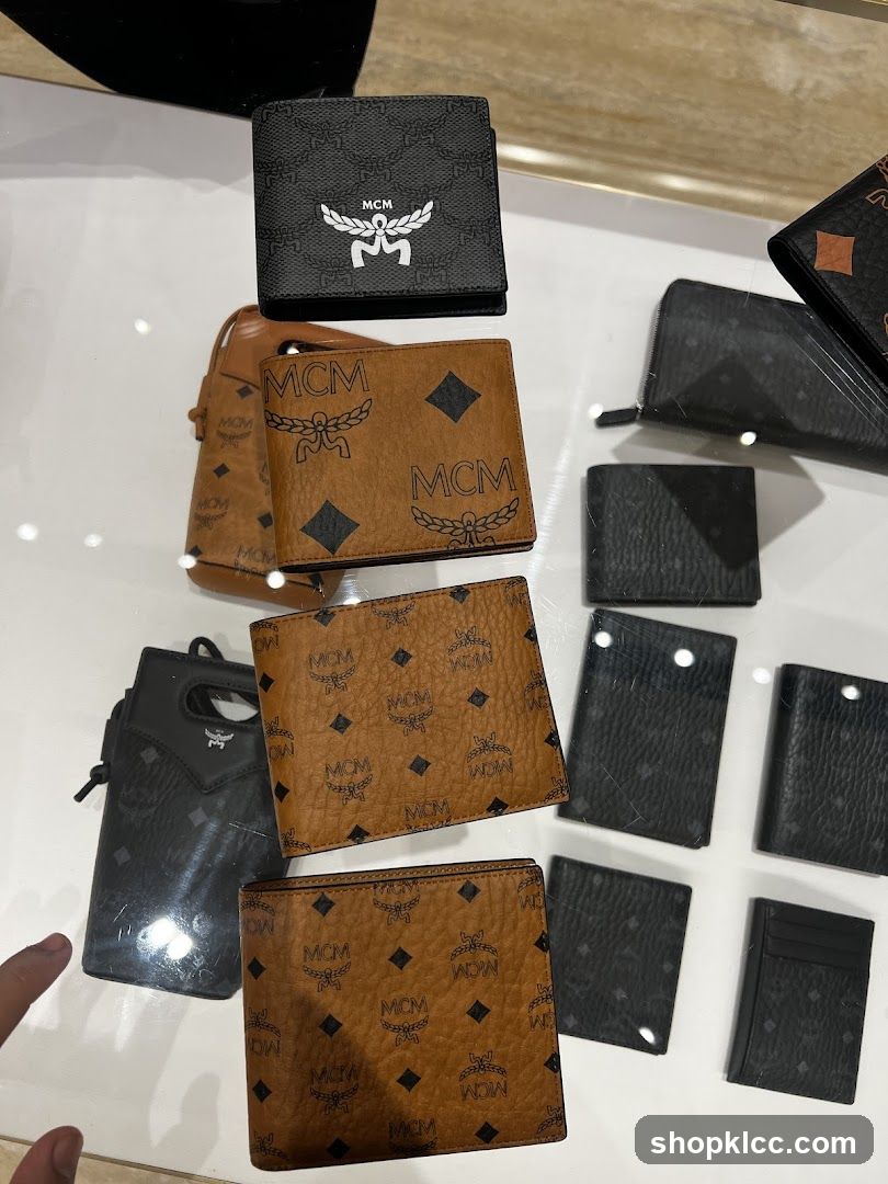 MCM Wallet Display