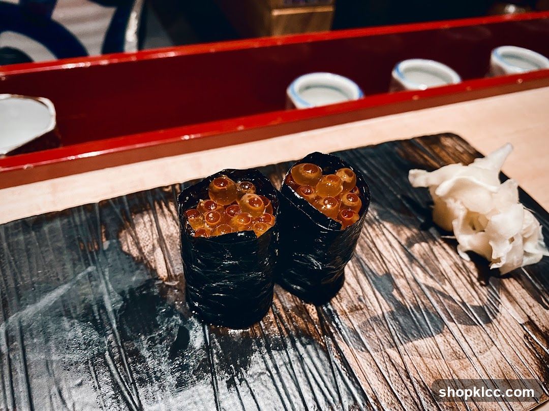 Ikura Gunkan Maki Sushi
