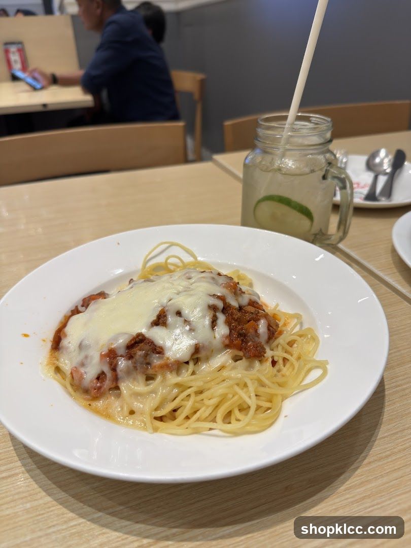 Spaghetti Bolognese with Melted Cheese