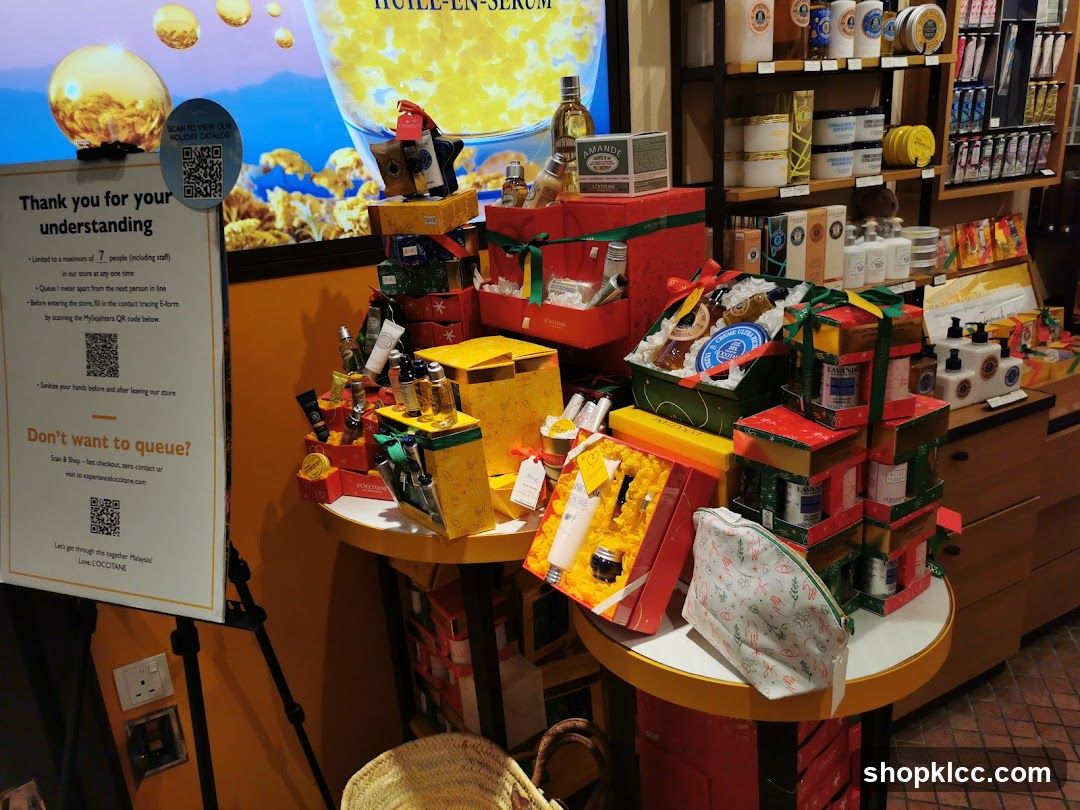 L'Occitane Store Display