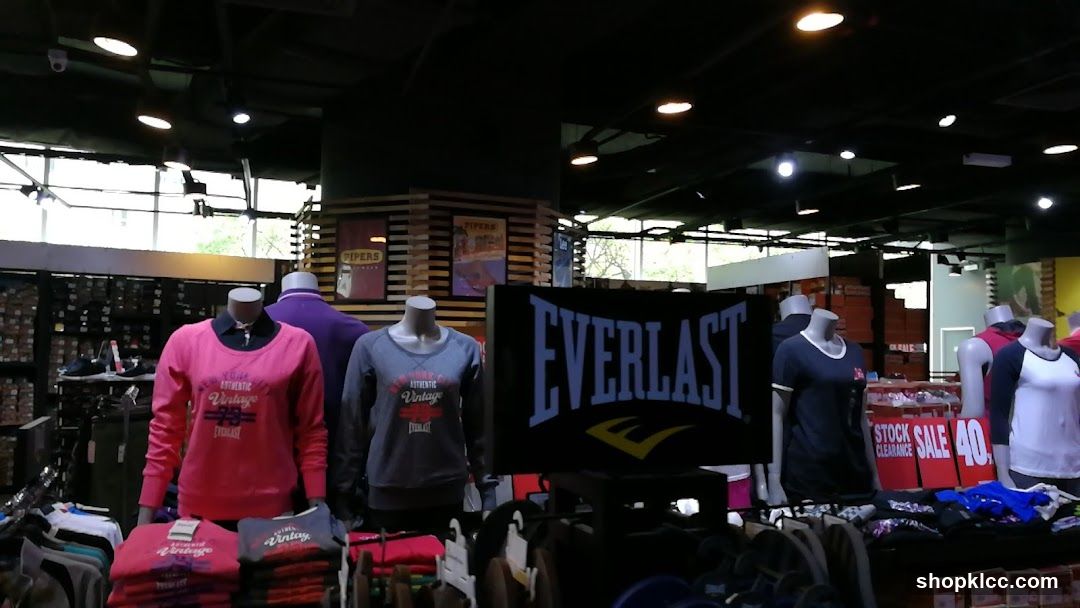 Everlast Store Display
