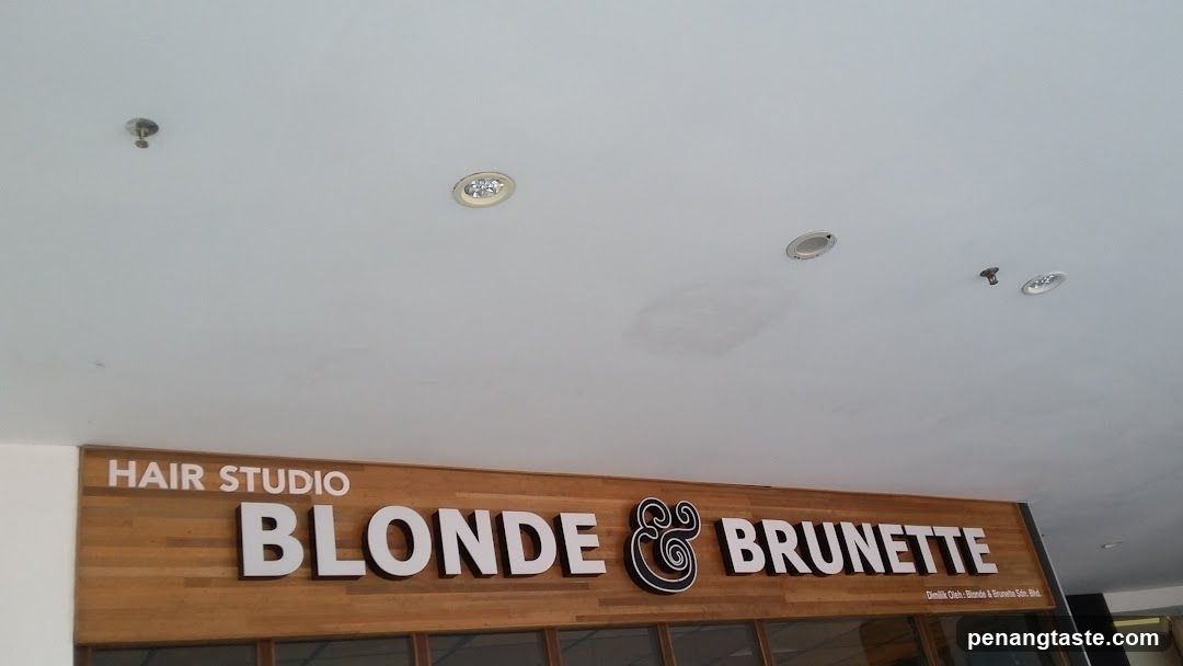 Blonde Brunette