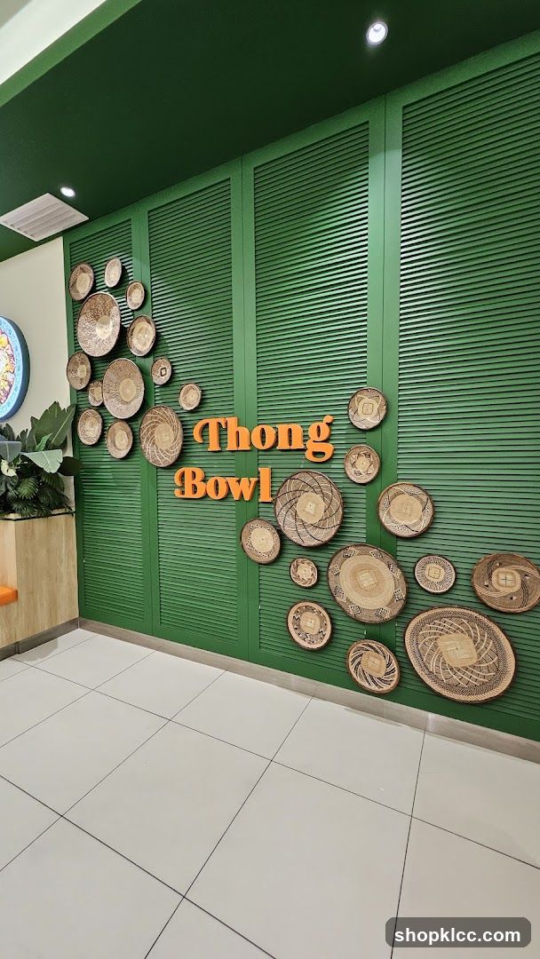 Thong Bowl Interior