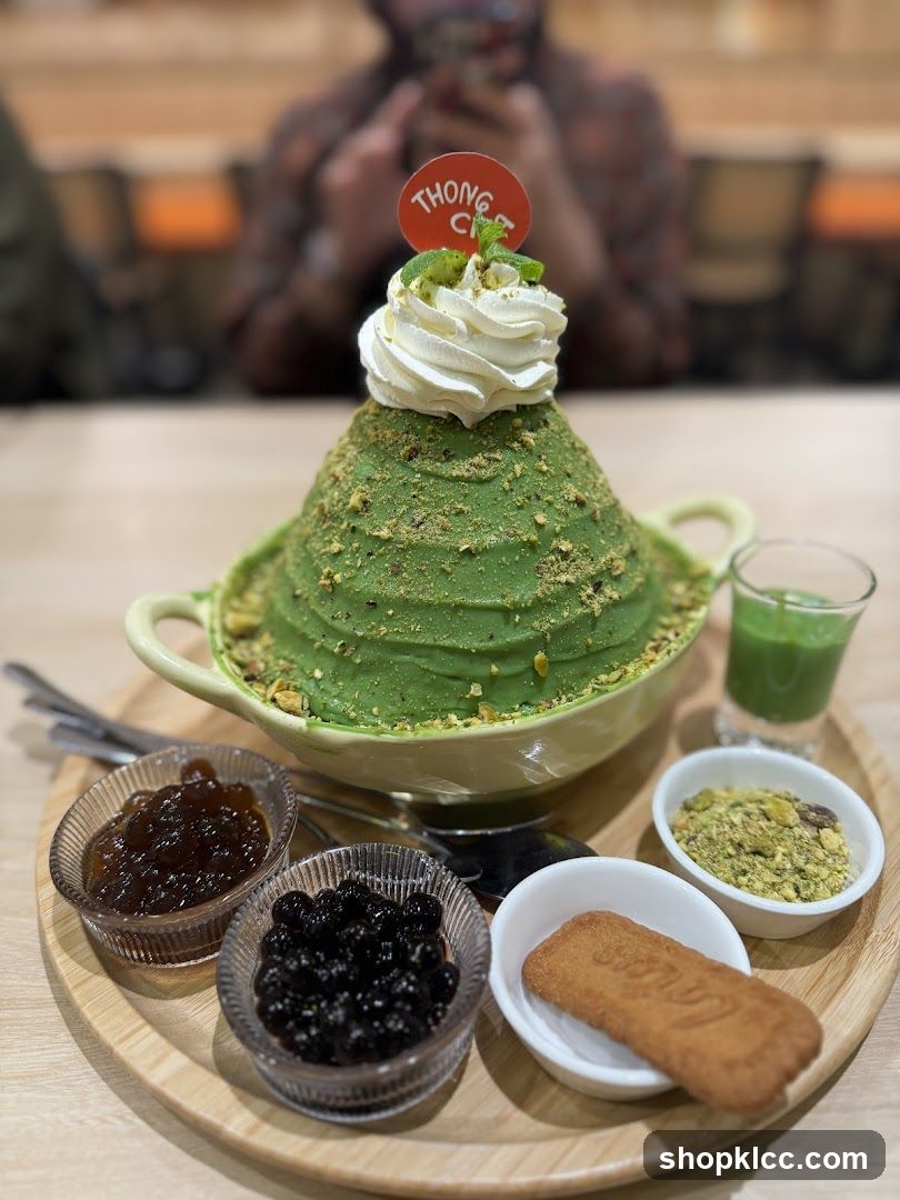 Matcha Bingsu with Toppings