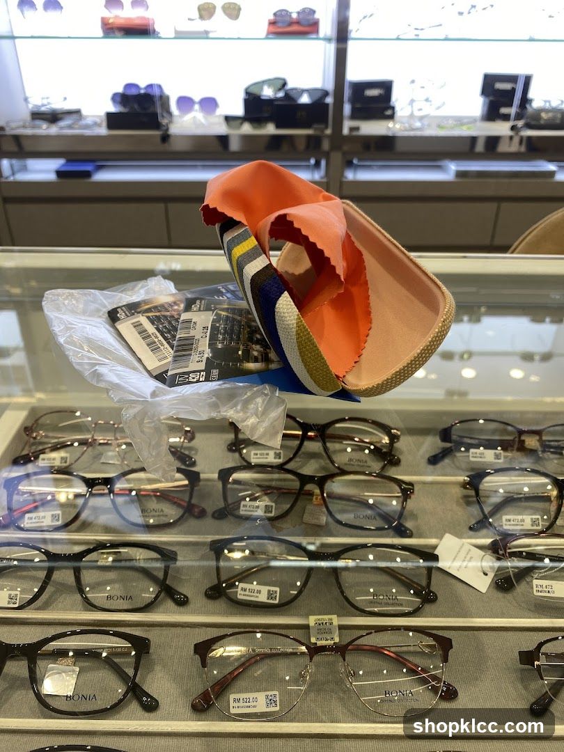 Eyeglasses Display