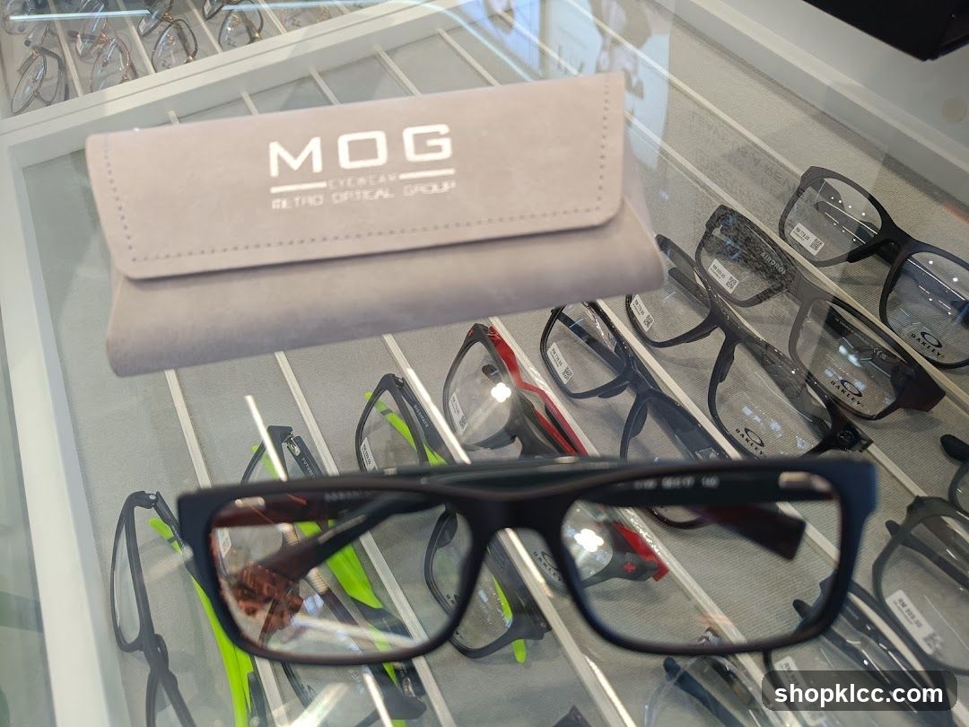 Eyeglasses Display