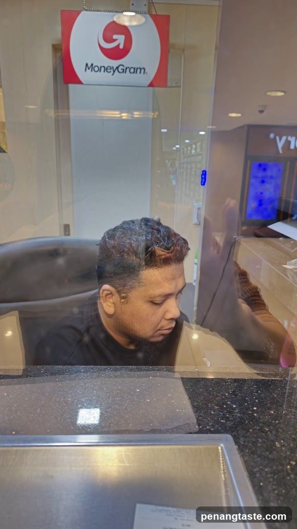 MoneyGram Service Counter