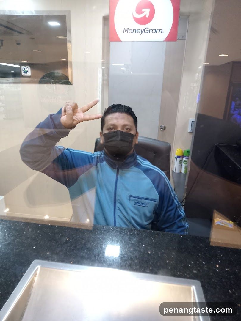 MoneyGram Service Counter