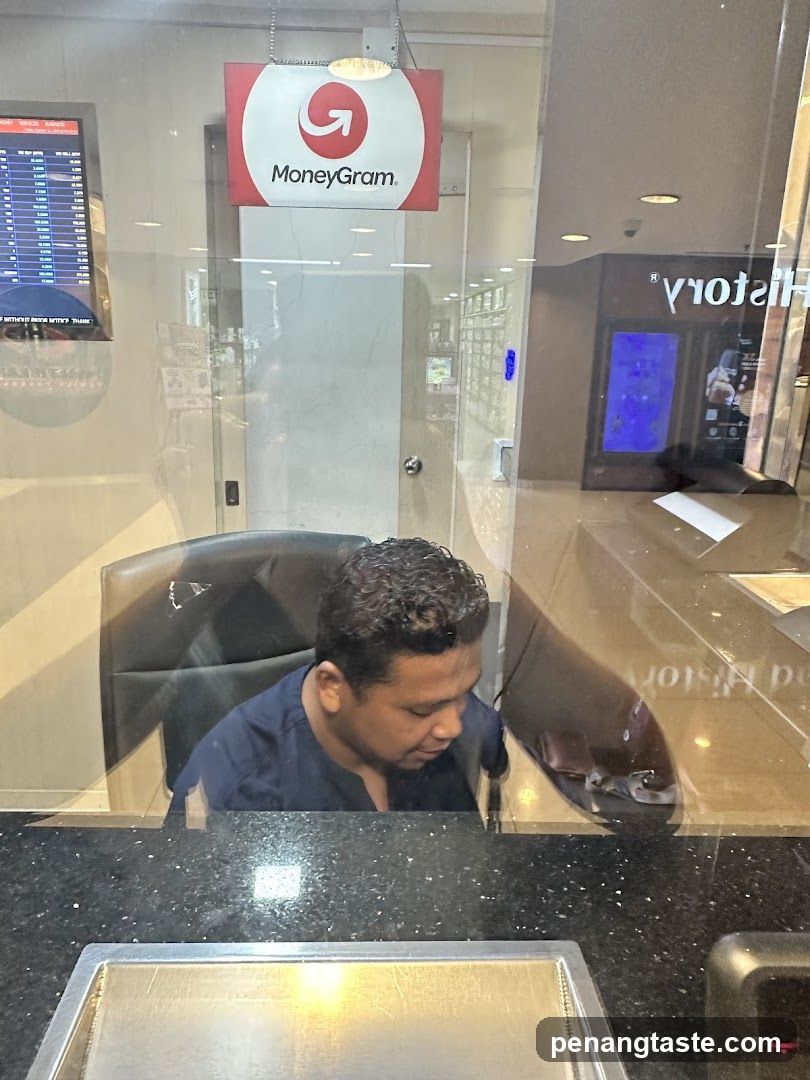 MoneyGram Service Counter