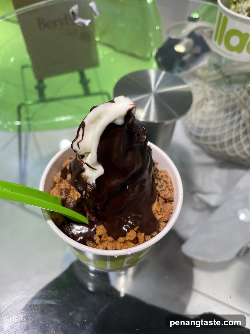 Frozen Yogurt with Chocolate Topping