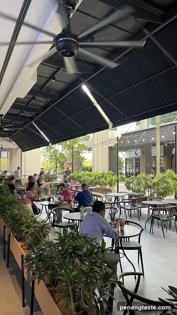 Outdoor Cafe Seating