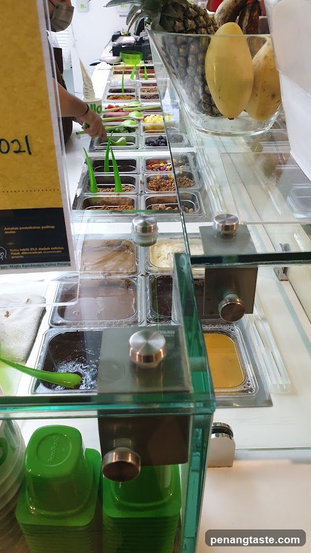 Self-serve frozen yogurt bar