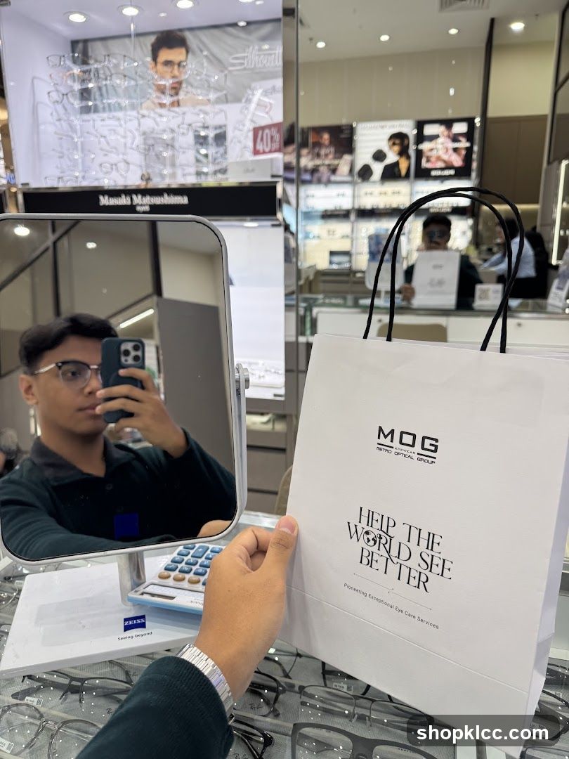 Eyewear Store Display