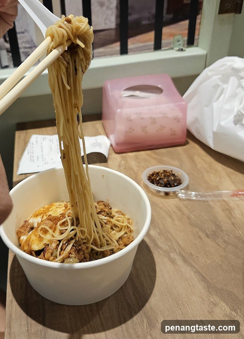 Noodles with Minced Meat and Egg