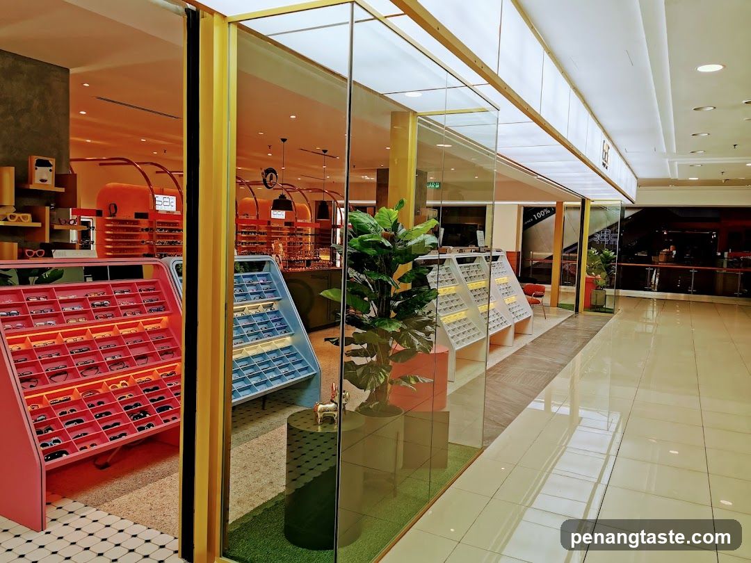 Eyewear Storefront