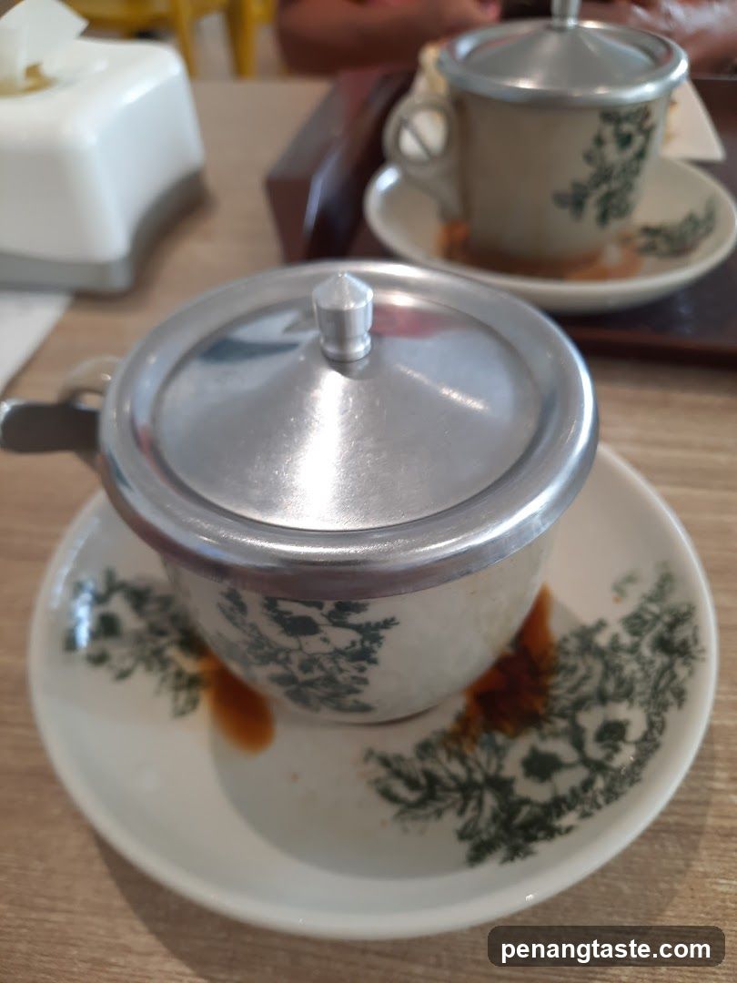 Coffee cups with lids