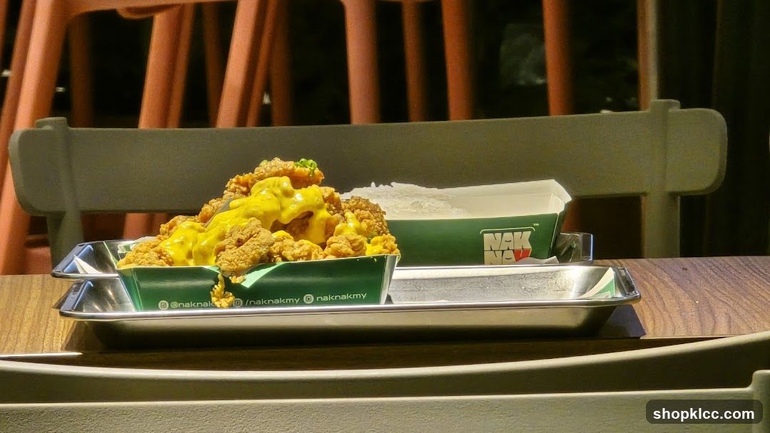 Fried Chicken with Cheese Sauce and Rice