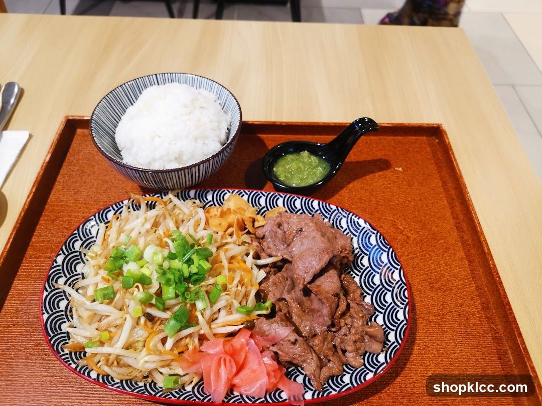 Beef and Bean Sprout Stir-fry with Rice