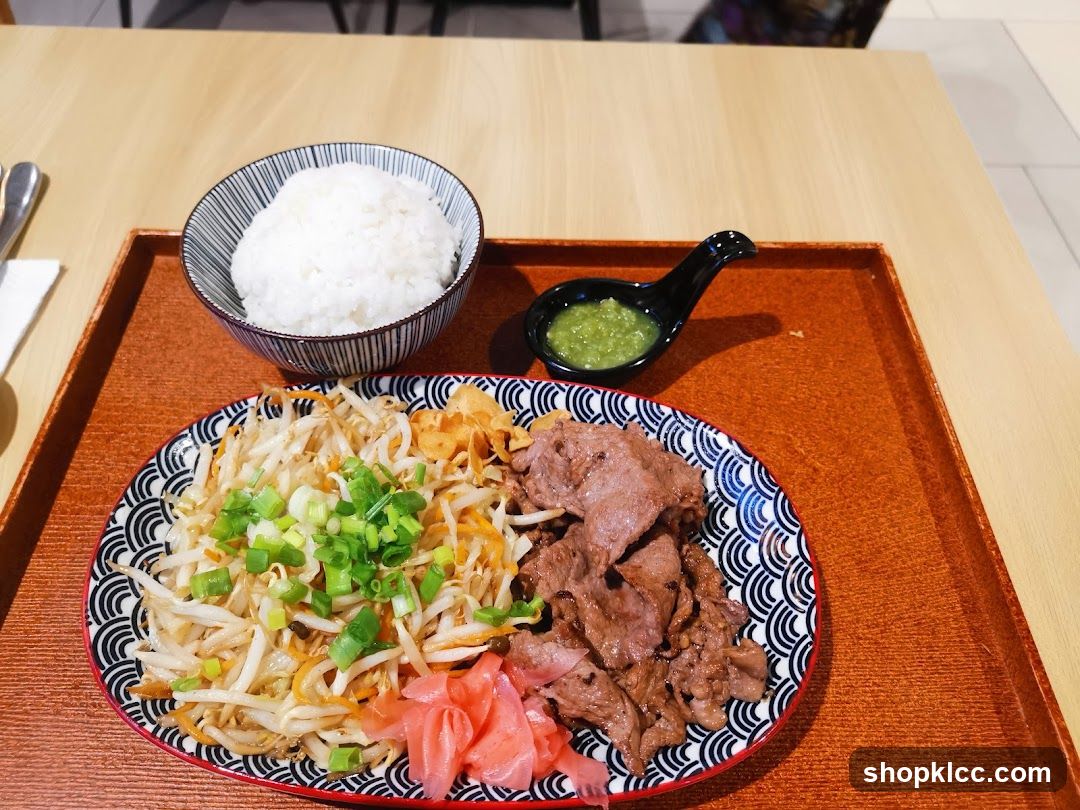 Beef and Bean Sprout Stir-fry with Rice