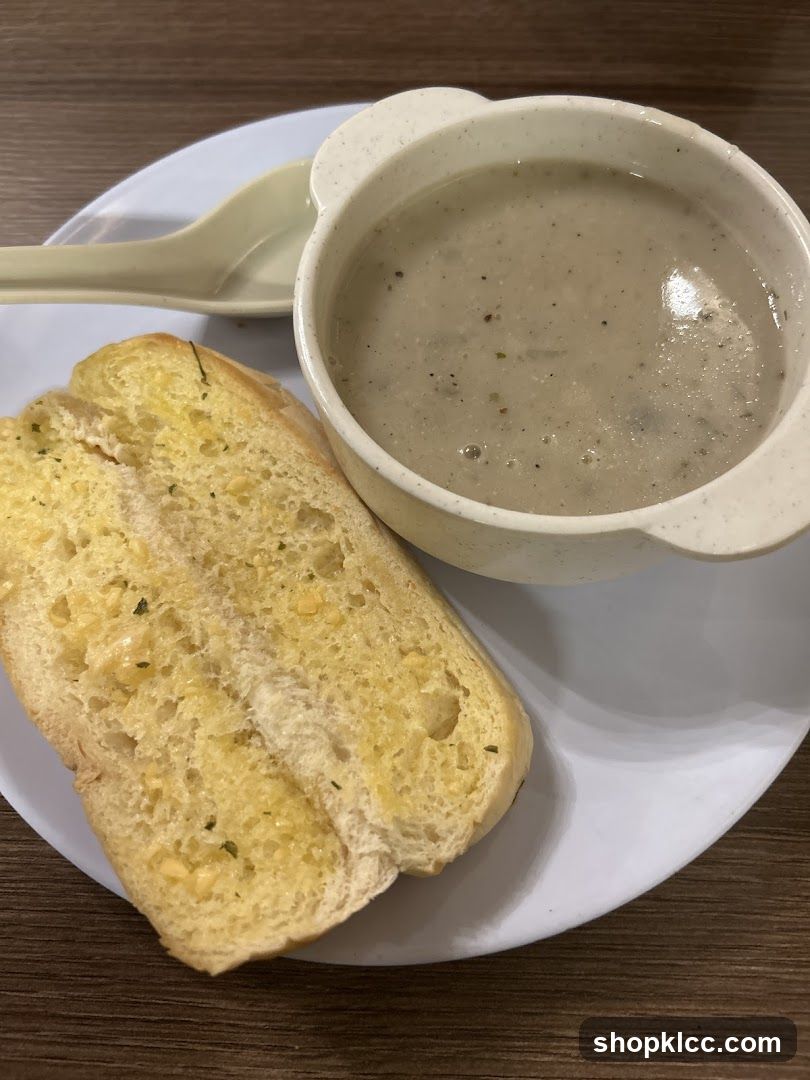 Mushroom soup with garlic bread