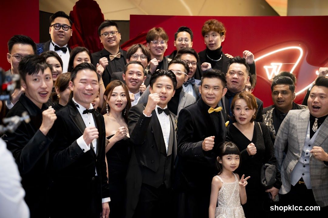 Group Photo at an Event